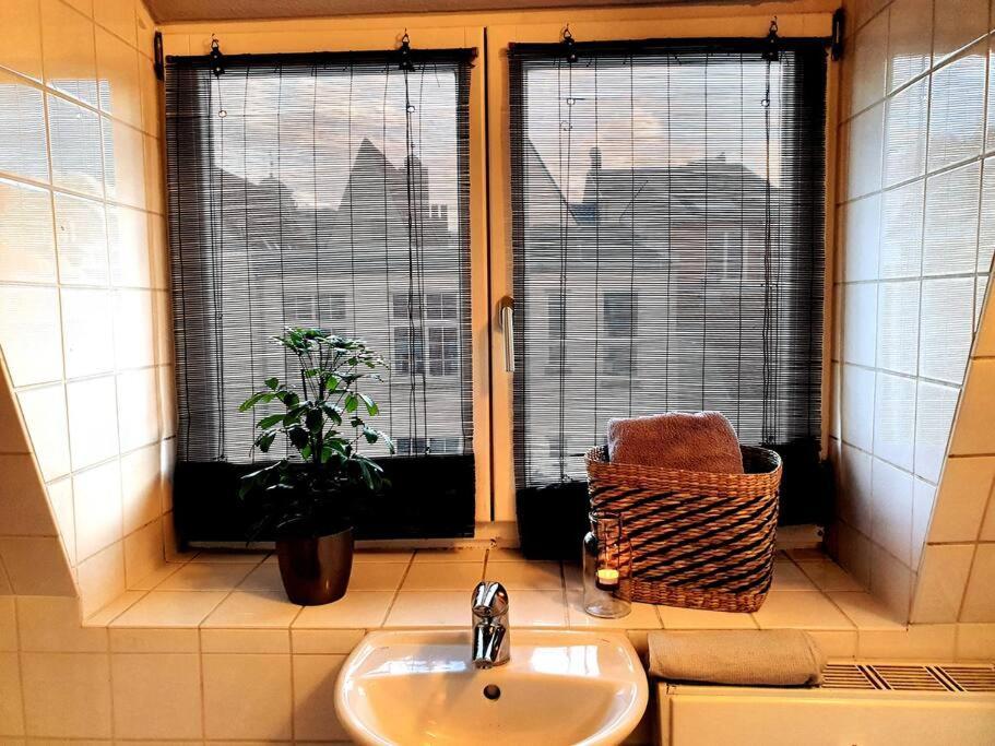 Rostock Hautnah Erleben - Schoene Maisonette 2Og מראה חיצוני תמונה